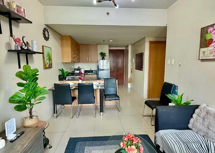 Cozy Corner Staycation Apartahotel *