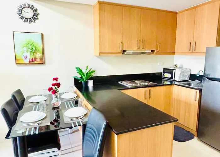 Cozy Corner Staycation Apartahotel Manila